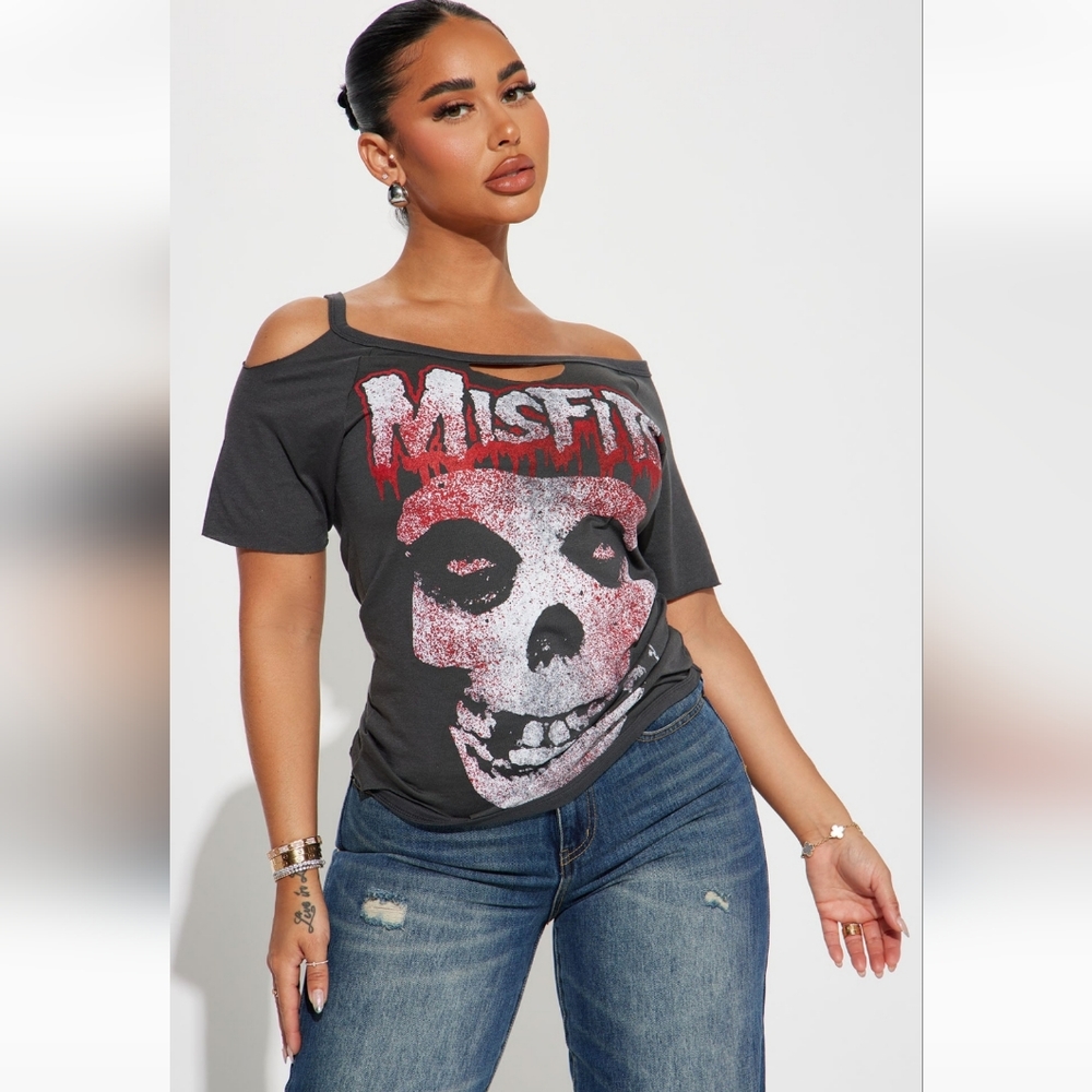 NWT Misfits distressed Graphic Tee